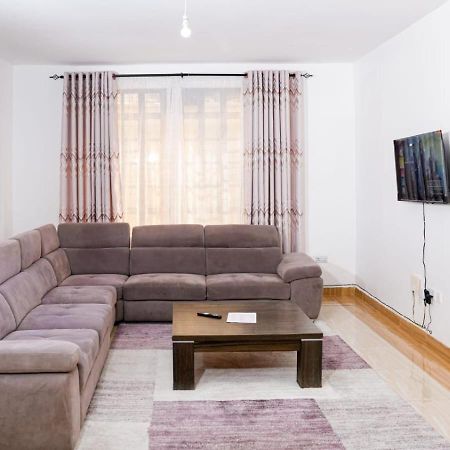 Lake Breeze Apartments Найваша Екстер'єр фото