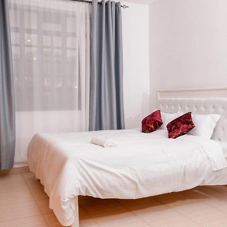 Lake Breeze Apartments Найваша Екстер'єр фото