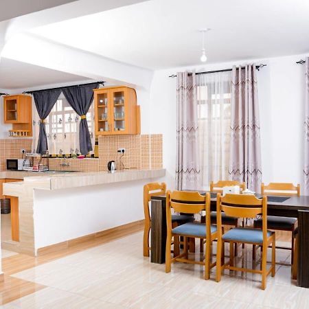 Lake Breeze Apartments Найваша Екстер'єр фото
